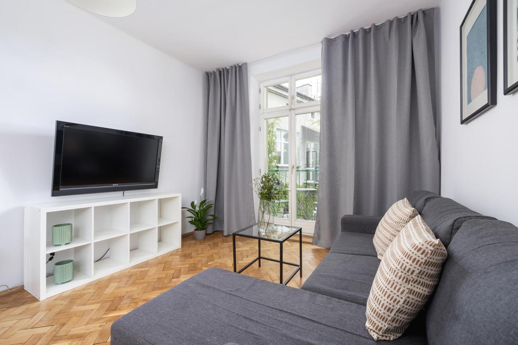 1-Bedroom Apartment With Balcony - Dluga 65 Krakow Bagian luar foto