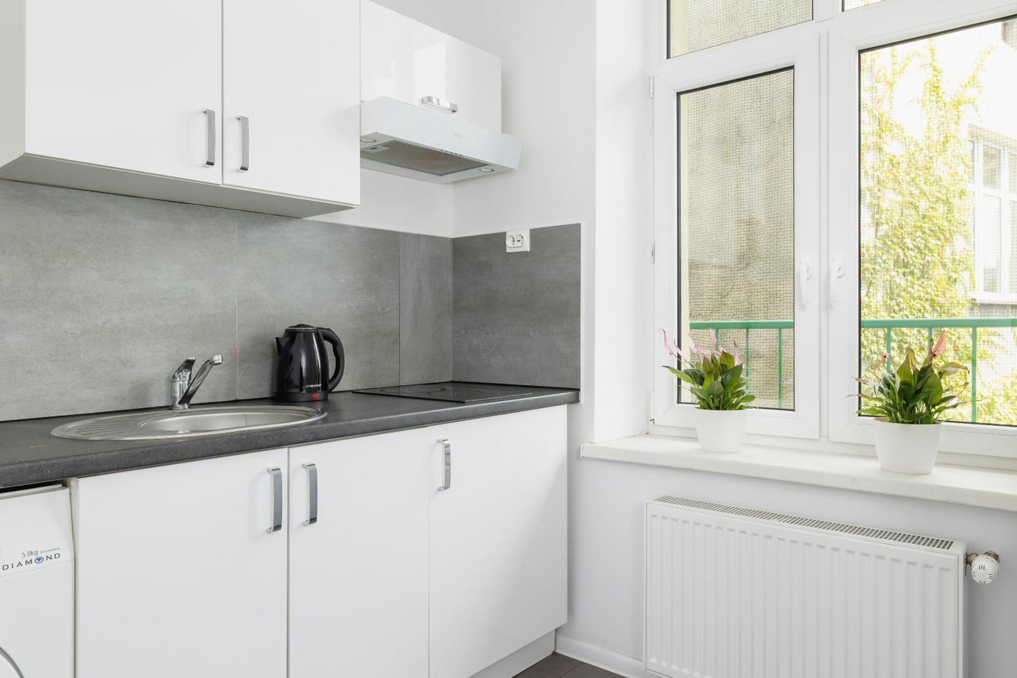 1-Bedroom Apartment With Balcony - Dluga 65 Krakow Bagian luar foto