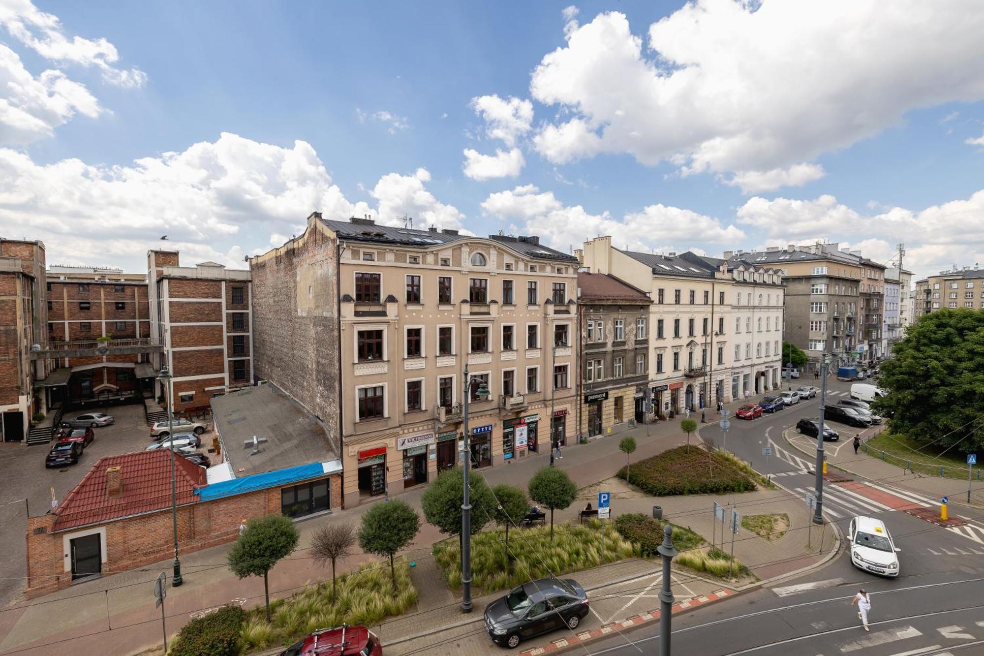 1-Bedroom Apartment With Balcony - Dluga 65 Krakow Bagian luar foto